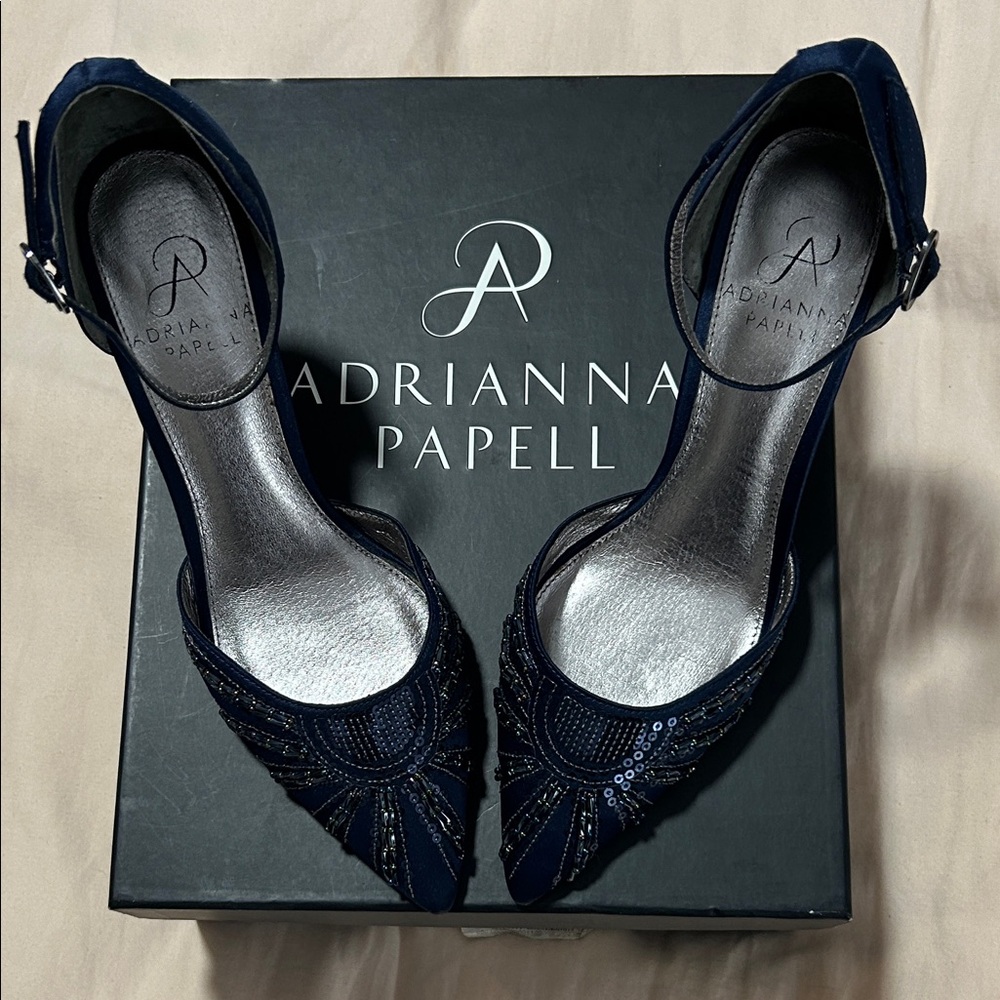 Adrianna Papell Hollis Heals Size 6